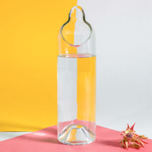 carafe originale et écologique en bouteille de vin recyclée surcyclé en France